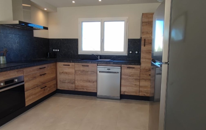 Maison SANILHAC-SAGRIES 95 m2 1 350 € Maison SANILHAC-SAGRIES 95 m2 1 350 €